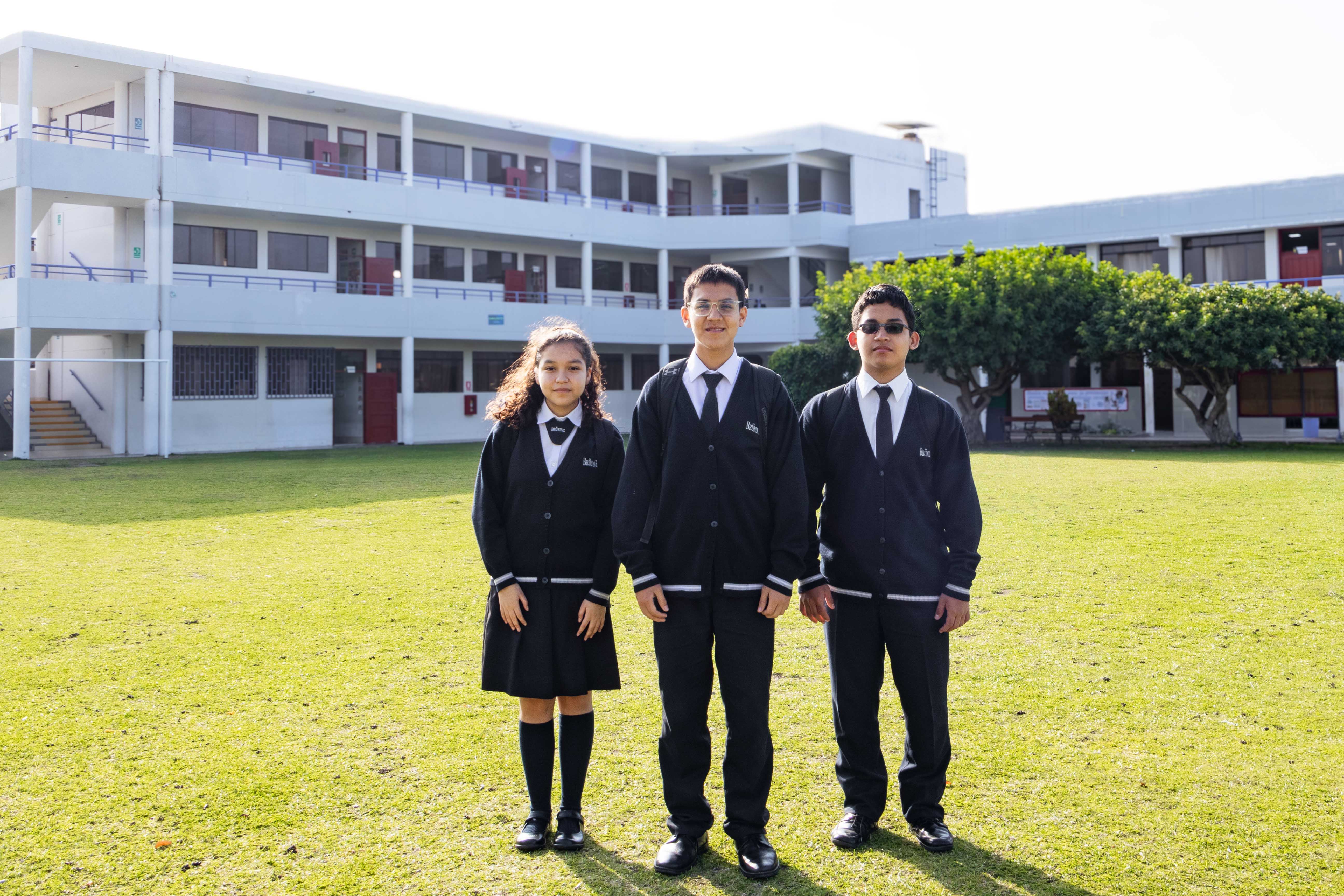 Niños en Bruning Pimentel